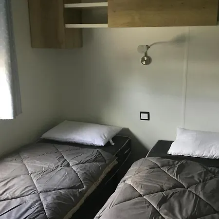 Hébergement de vacances Mobilhome 8 Personnes à *